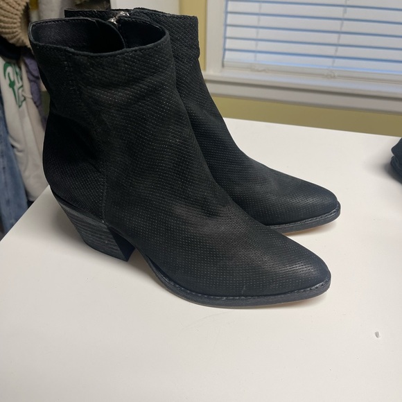 Dolce Vita Shoes - Dolce Vita Suede Booties